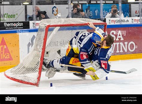 Carl Klingberg Ev Zug Is The First Well Wisher To Put Goalkeeper