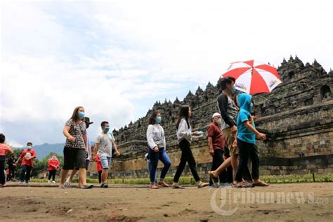 Libur Panjang Taman Wisata Candi Borobudur Ramai Pengunjung Foto 7