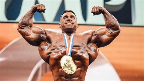 Novo rei do fisiculturismo campeão do Mr Olympia é cristão e começou