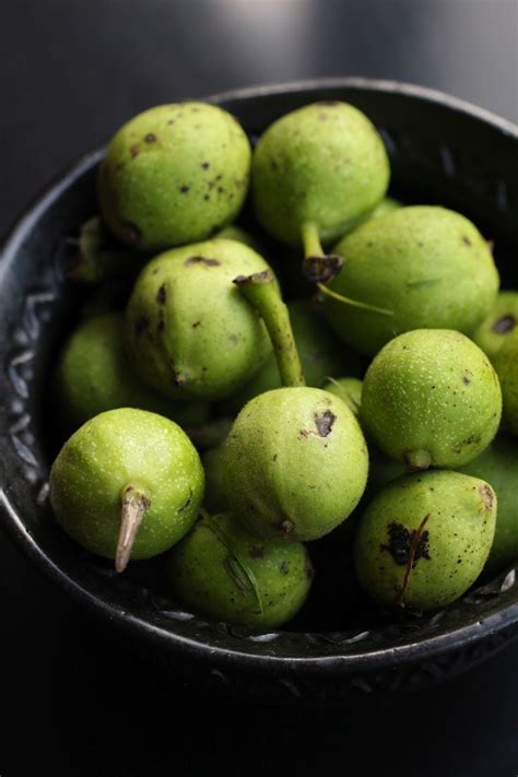 Un Peu Gay Dans Les Coings Liqueur De Noix Vertes Nocino Italien