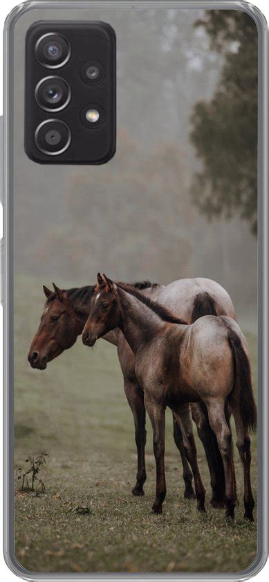 Geschikt Voor Samsung Galaxy A33 5G Hoesje Paarden Natuur Mist