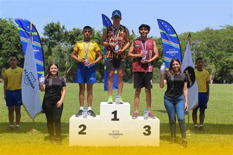 GANAMOS PRIMER LUGAR EN LOS 400 METROS PLANOS EN TORNEO DE ATLETISMO