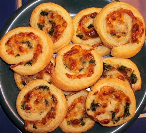 What's Cooking With Melissa?: Spinach Cheese Pastry Swirls