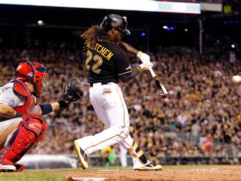 Pirates' Andrew McCutchen wins NL MVP by a landslide