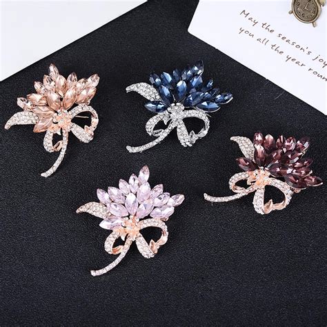 Women Rhinestones Flower Brooch Pins Alloy Femme Redbud Breastpin