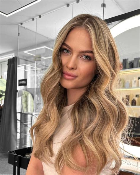 Radiant Honey Blonde Hair Ideas For A Golden Glow