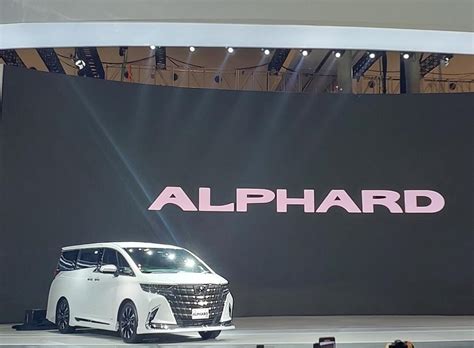 Toyota Resmikan Alphard Hev Di Giias Usung Tema Forceful X