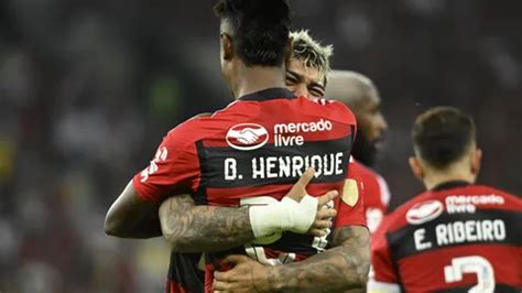 Flamengo Marca Bruno Henrique E Sai Na Frente Na Libertadores