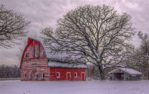 Astounding Red Barn Landscaping Concept Lantarexa