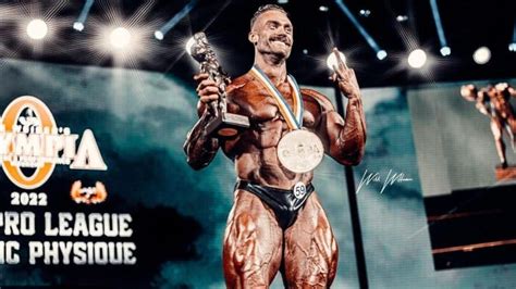 Chris Bumstead WINS The 2022 Classic Physique Olympia Throne