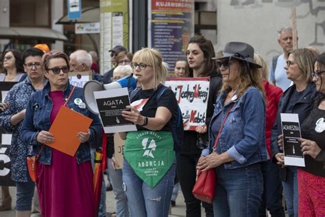 Czy prawo aborcyjne w Polsce jest łamane Protest Strajku Kobiet w