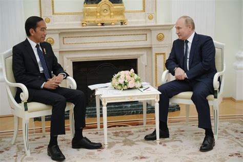 Berita Foto Suasana Pertemuan Jokowi Dan Vladimir Putin Di Kremlin