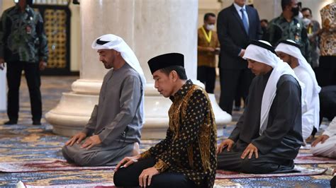 Presiden Jokowi Dan Presiden Uea Resmikan Masjid Raya Sheikh Zayed Solo