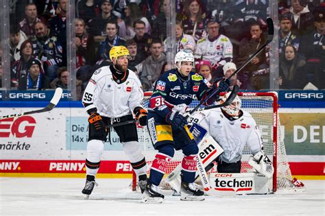 Berlin Gewinnt Dank Veilleux Hattrick Spitzenreiter Straubing Feiert