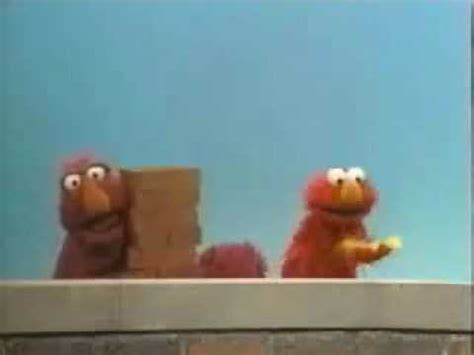 Sesame Street - Elmo and Telly on "Heavy and Light" Acordes - Chordify