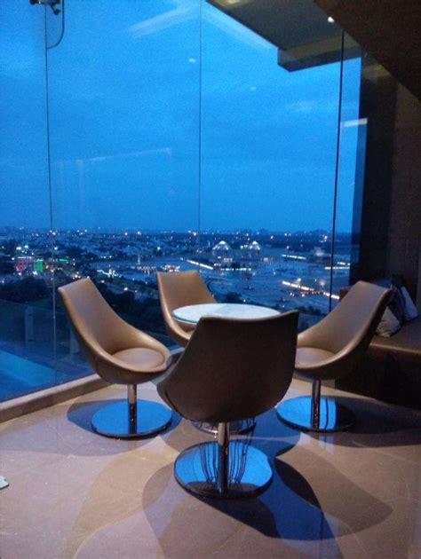 Sky Bar Renaissance Lucknow Hotel Reviews Menu Order Address