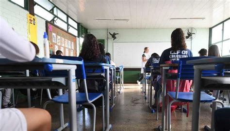 Começa ano letivo na rede pública de ensino do DF para 475 mil estudantes