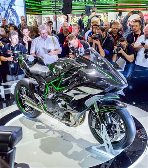 Kawasaki Ninja H2r Is Track Legal Superbike Has 300hp And Carbon Fiber Body Techeblog