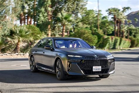 2023 BMW i7 Proves the Future of Luxury Is Electric - CNET