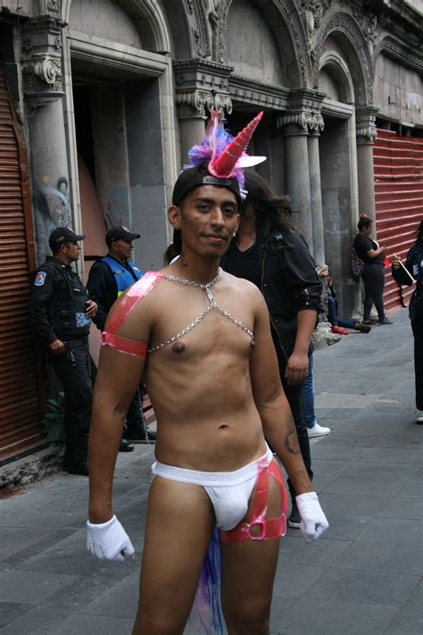 Hombres y algunos chacales mexicanos DF MARCHA GAY Ciudad de México 2019