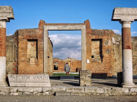 Pompeii Private Tour With Naples Museum Through Eternity Tours