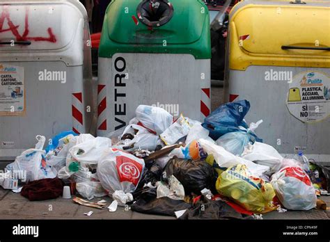 Exterior Trash Hi Res Stock Photography And Images Alamy