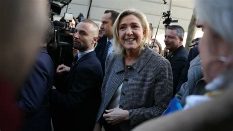 Marine Le Pen Clarifie La Position Du Rn Sur Les Prix Planchers Apr S