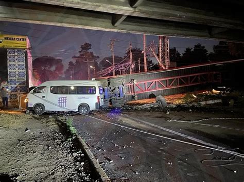 Tráiler cae de puente en Jesús Reyes Heroles Noticias NR