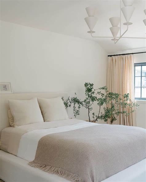 10+ Minimalist Bedroom Ideas for a Serene and Elegant Space - Decor Dojo