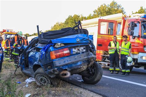 Bilder von Schwerer Unfall auf A73 Cabrio überschlagen zwei