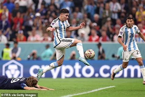 Argentina 3 0 Croatia World Cup 2022 Lionel Messi Stars As His Side Reach Final Daily Mail