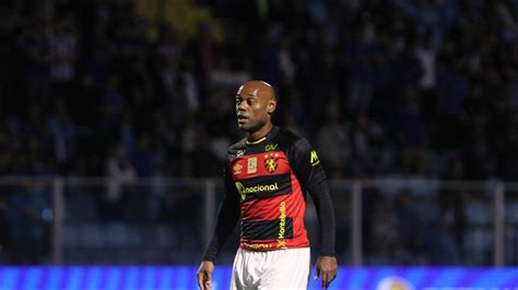 Atl Tico Go Encaminha A Contrata O De Vagner Love Para A S Rie A