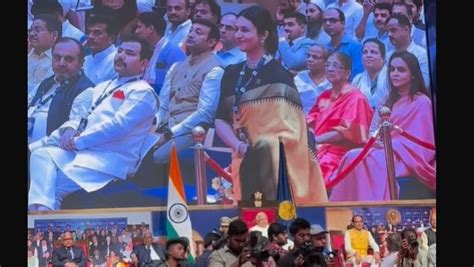 Divyanka Tripathi Honoured With Champions Of Change Award Vivek Says