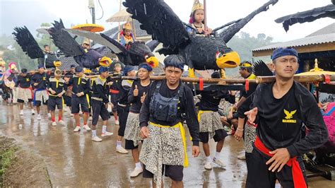 HUJAN LEBAT TETAP DI TABUH ARAK ARAKAN RAJAWALI DI TANJUNGSARI