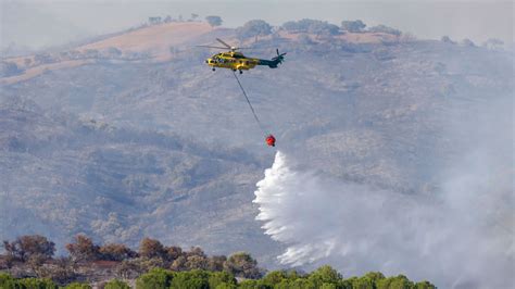 El Incendio En La Base Militar De Cerro Muriano Evoluciona Favorablemente