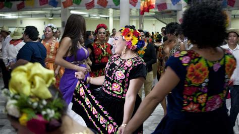 El Desfile De Los Muxes La Fiesta Que Celebra El Tercer G Nero En El