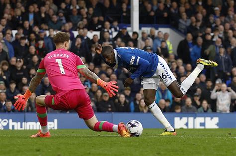 Everton Confirm Survival From Relegation With Win Over Brentford