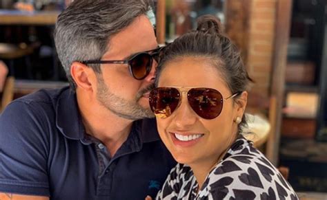 Simone Celebra Fim Do Jejum De Sexo O Marido Kak Diniz