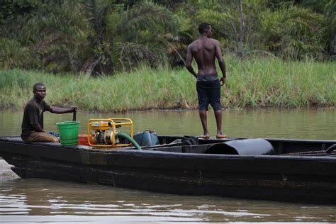 Illegal Taps On Oil Pipeline Wreaking Havoc On Nigeria The Japan Times