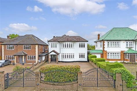 Houses for Sale in Chigwell - Chigwell Houses to Buy - Primelocation