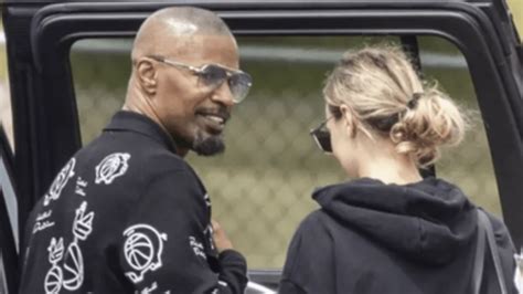 Jamie Foxx Takes Relaxing Vacation With Girlfriend Alyce Huckstepp