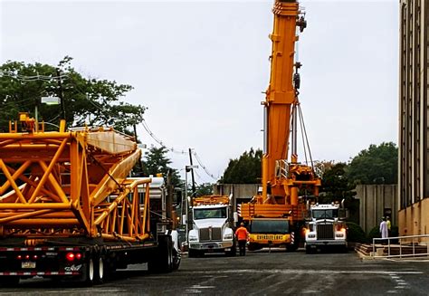 machine moving  rigging benefits  hiring  professionals