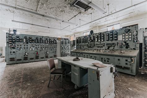 Control Room Of An Abandoned Power Plant Control Room An Flickr