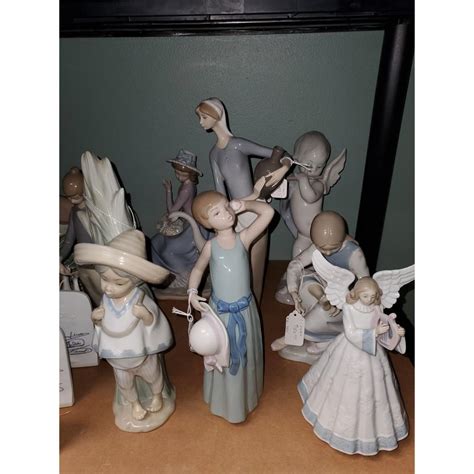 Lot Of 47 Pieces Of Antique Lladro Porcelain Figures