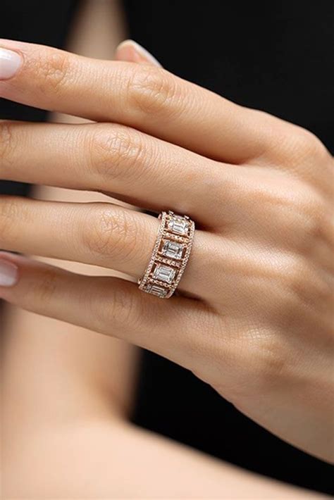 21 Amazing Bridal Sets For Any Style Wedding Ring Sets Unique Amazing Wedding Rings Diamond