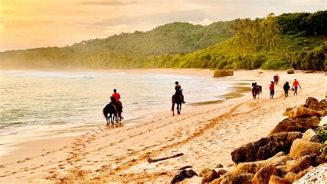 Pantai Tersembunyi Di Indonesia Yang Jarang Diketahui Salah Satunya