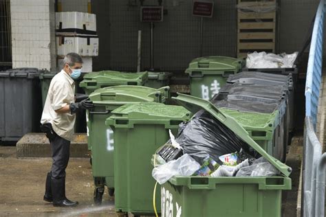 坊間憂垃圾徵費適應期容許亂拋垃圾 環保署強調執法不懈 星島日報