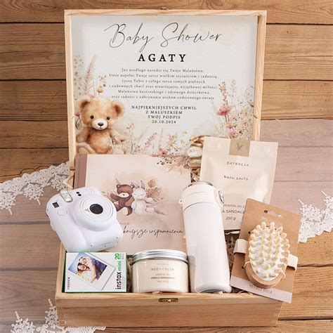 Prezent Na Baby Shower Dla Przysz Ej Mamy W Skrzyni Z Podpisem Z