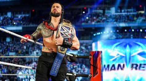 Who did Roman Reigns beat to win the Universal Championship 1,000 days ago?