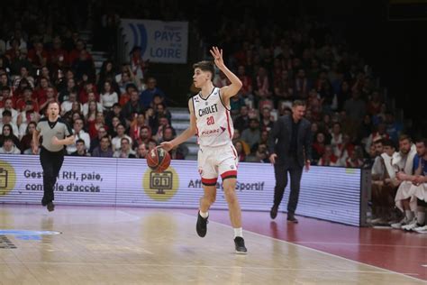 Matheo Leray Signe Son Premier Contrat Professionnel Avec Cholet BeBasket